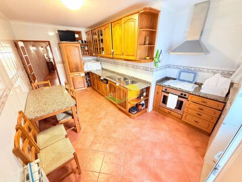 Moradia T4 com garagem junto às Muralhas de Buarcos!