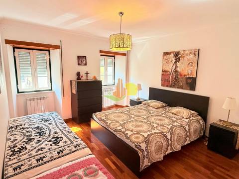 Moradia T4 com garagem junto às Muralhas de Buarcos!