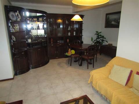 T2 Mobilado - Abadias