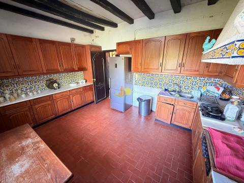 Moradia Isolada inserida num lote com 1220m2