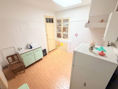 Moradia M2+2 no centro da cidade com garagem