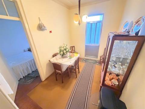 Moradia M2+2 no centro da cidade com garagem