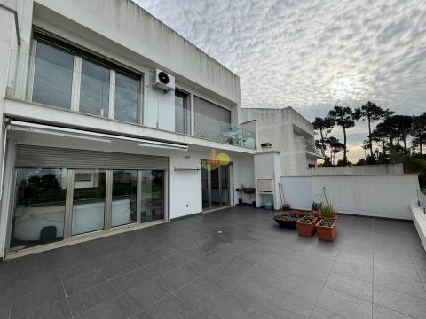 Moradia Semi Nova na Cidade!