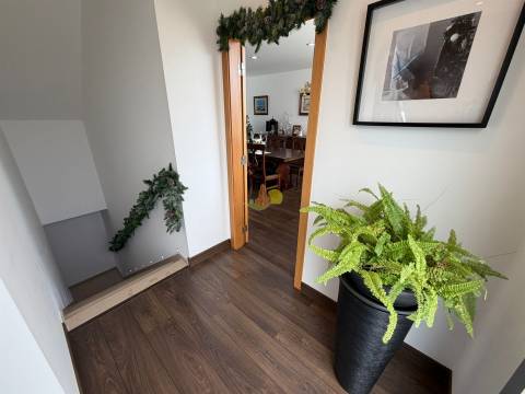 Moradia Semi Nova na Cidade!