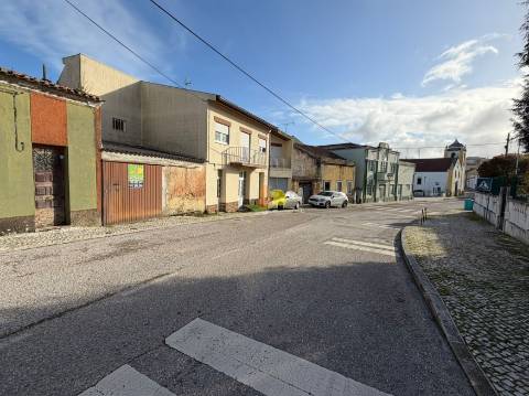 Garagem no centro de Brenha