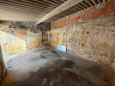 Garagem no centro de Brenha