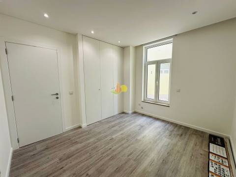 T3 com Garagem dupla e Terraço enorme!