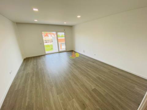 T3 com Garagem dupla e Terraço enorme!