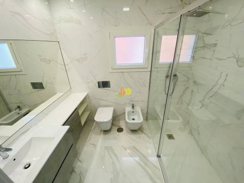 T3 com Garagem dupla e Terraço enorme!