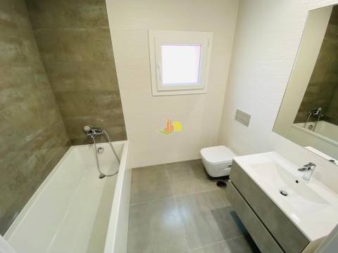 T3 com Garagem dupla e Terraço enorme!