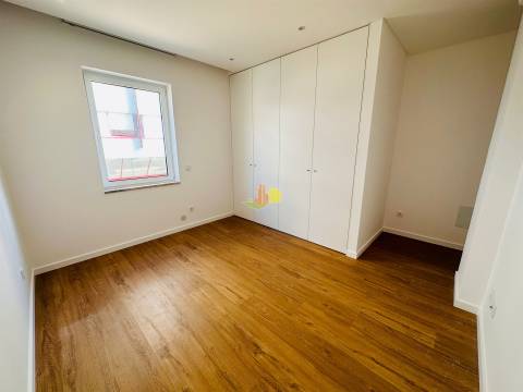 T3 com Garagem dupla e Terraço enorme!