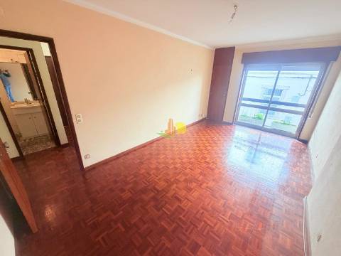 T4 com Garagem centro cidade