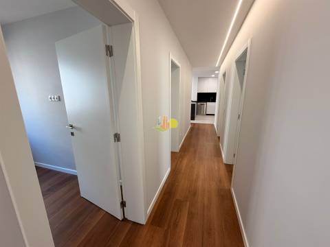 T3 Renovado no Bairro Novo