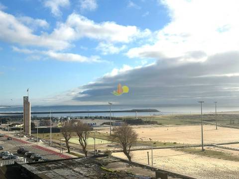 T2 Avenida! Vistas de Mar!