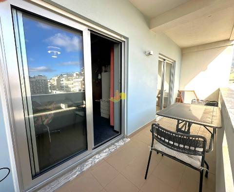 T2 Avenida! Vistas de Mar!