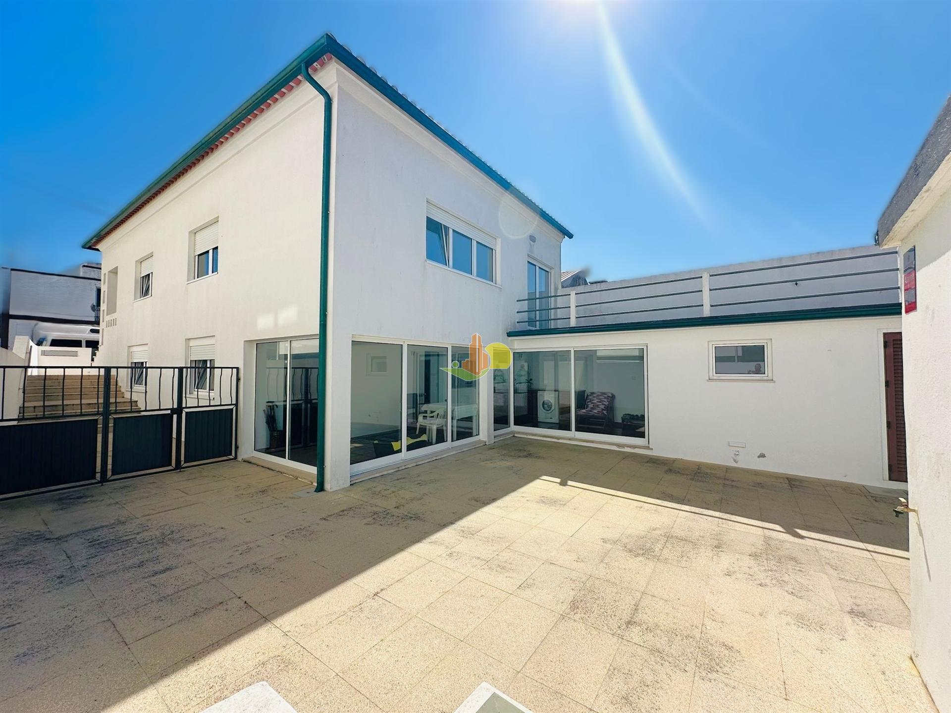Moradia T4 - 5 minutos da Praia!