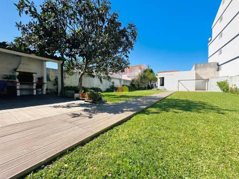 Moradia T4 - 5 minutos da Praia!