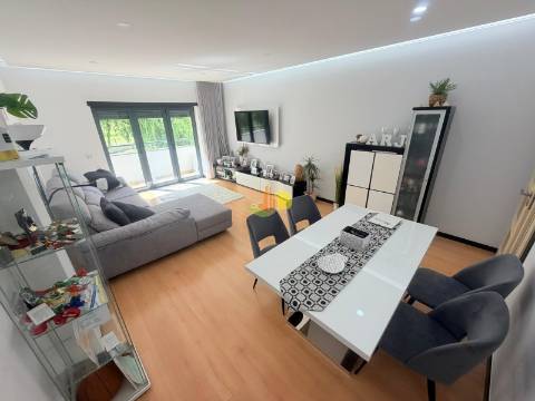 T3 com garagem e terraço
