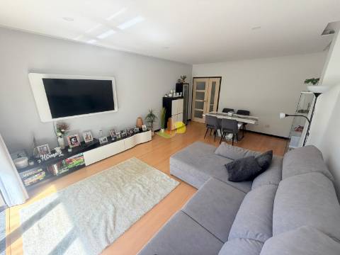 T3 com garagem e terraço