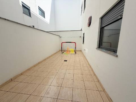 T3 com garagem e terraço