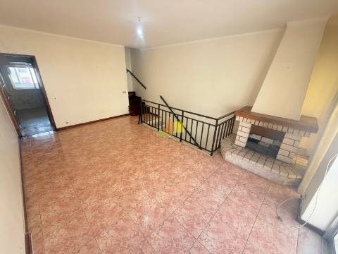 Moradia no centro da cidade com garagem
