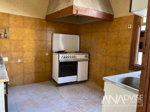 Prédio T6 a venda em pleno centro histórico de Viseu