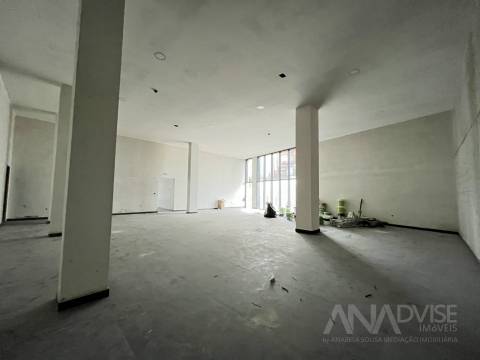 Loja  Venda em Repeses e São Salvador,Viseu