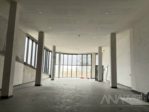 Loja  Venda em Repeses e São Salvador,Viseu