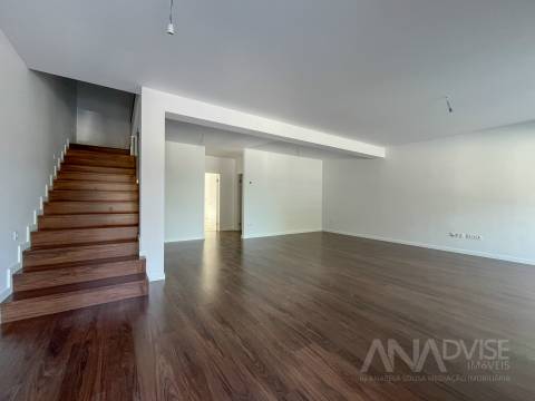 Moradia em Banda T3 Venda em Abraveses,Viseu