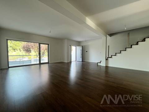 Moradia em Banda T3 Venda em Abraveses,Viseu