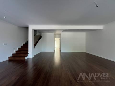 Moradia em Banda T3 Venda em Abraveses,Viseu