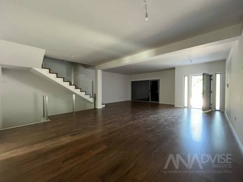 Moradia em Banda T3 Venda em Abraveses,Viseu