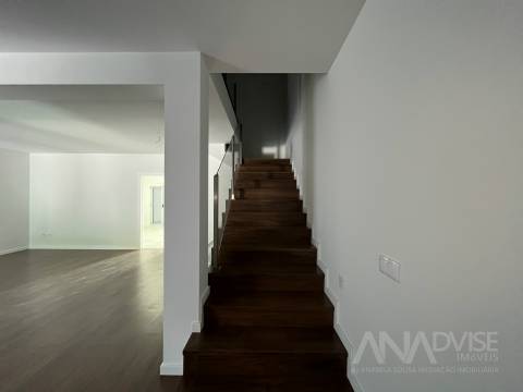 Moradia em Banda T3 Venda em Abraveses,Viseu