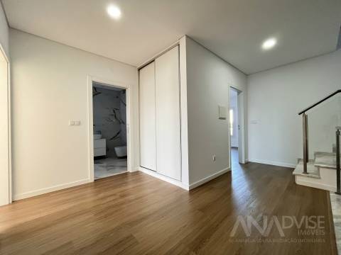 Moradia em Banda T4 Venda em Viseu,Viseu