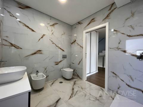 Moradia em Banda T4 Venda em Viseu,Viseu