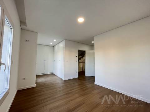 Moradia em Banda T4 Venda em Viseu,Viseu