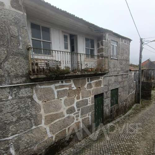 Moradia para Restaurar T4 Venda em Rio de Loba,Viseu