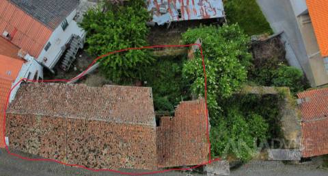 Moradia para Restaurar T4 Venda em Rio de Loba,Viseu