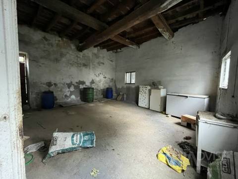 Moradia para Restaurar T4 Venda em Rio de Loba,Viseu