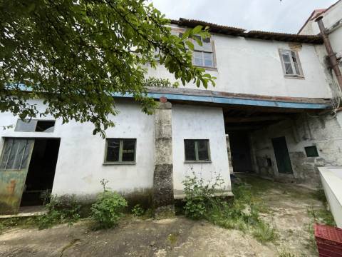 Moradia para Restaurar T4 Venda em Rio de Loba,Viseu