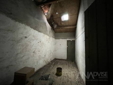 Moradia para Restaurar T3 Venda em Campo,Viseu