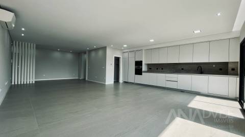 Apartamento T4 Venda em Repeses e São Salvador,Viseu