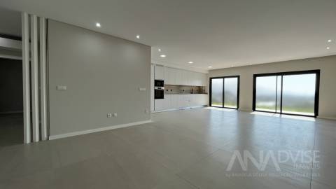 Apartamento T4 Venda em Repeses e São Salvador,Viseu