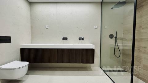 Apartamento T4 Venda em Repeses e São Salvador,Viseu