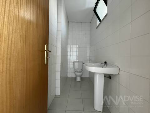 Loja  Venda em Repeses e São Salvador,Viseu