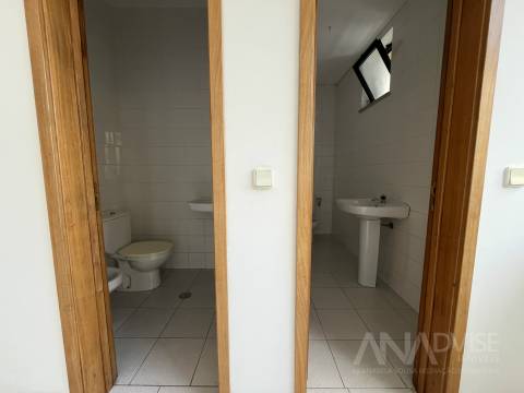 Loja  Venda em Repeses e São Salvador,Viseu