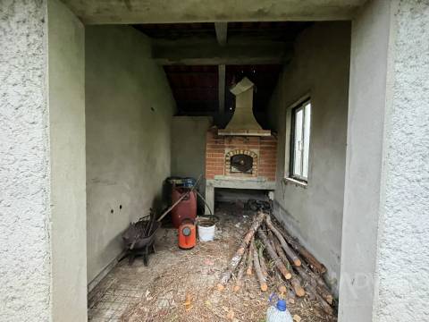 Moradia Geminada T5 Venda em Fragosela,Viseu