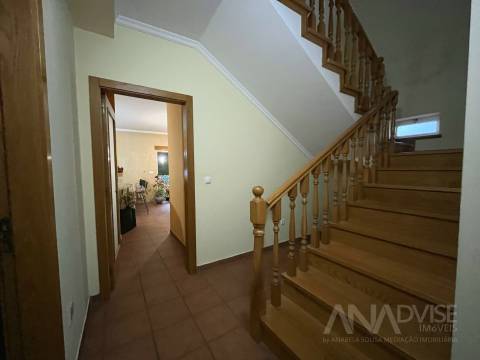 Moradia Geminada T5 Venda em Fragosela,Viseu