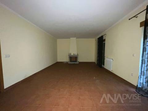 Moradia Geminada T5 Venda em Fragosela,Viseu