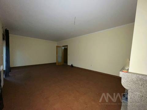 Moradia Geminada T5 Venda em Fragosela,Viseu